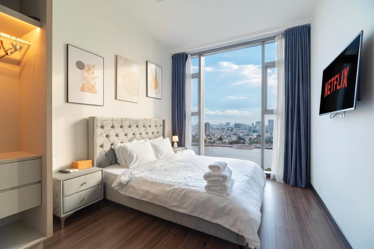 Căn hộ Fully-equipped Luxury In Central With Downtown And River View