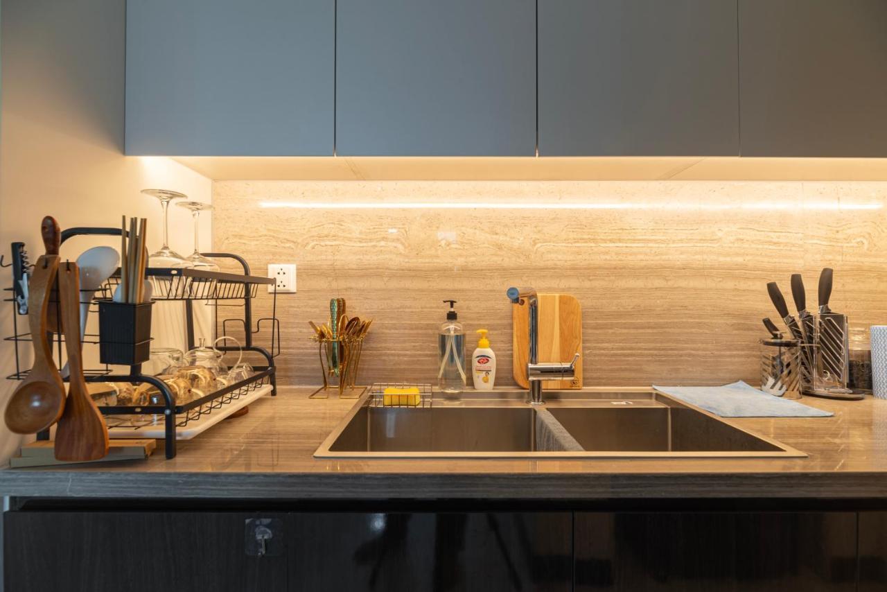 Căn hộ Fully-equipped Luxury In Central With Downtown And River View *